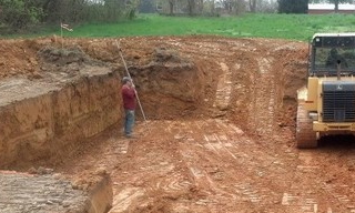 Выкопать котлован под фундамент в Серове - от 2563 руб. | 2Землекопа-Срв