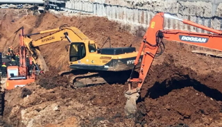 Разработка котлована экскаватором под фундамент в Серове — цена от 2563 руб. | 2Землекопа-Срв
